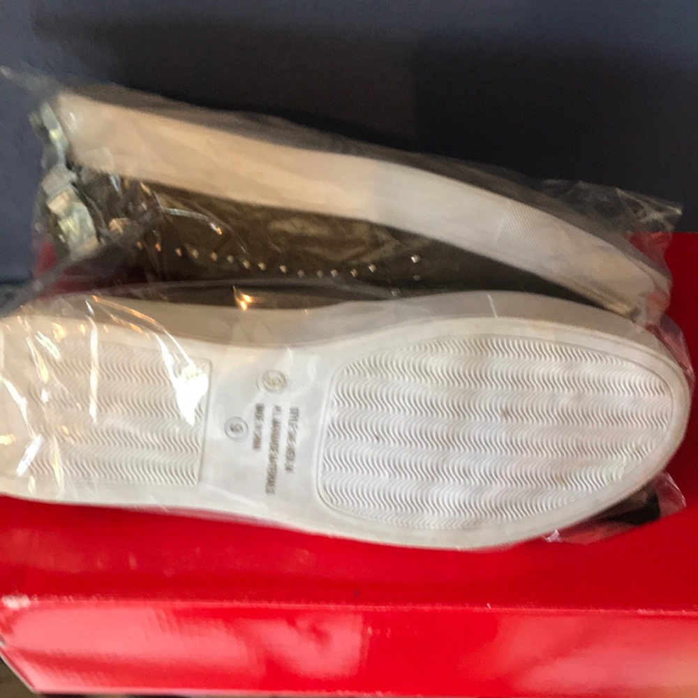 Shoe - Picture 5 of 5